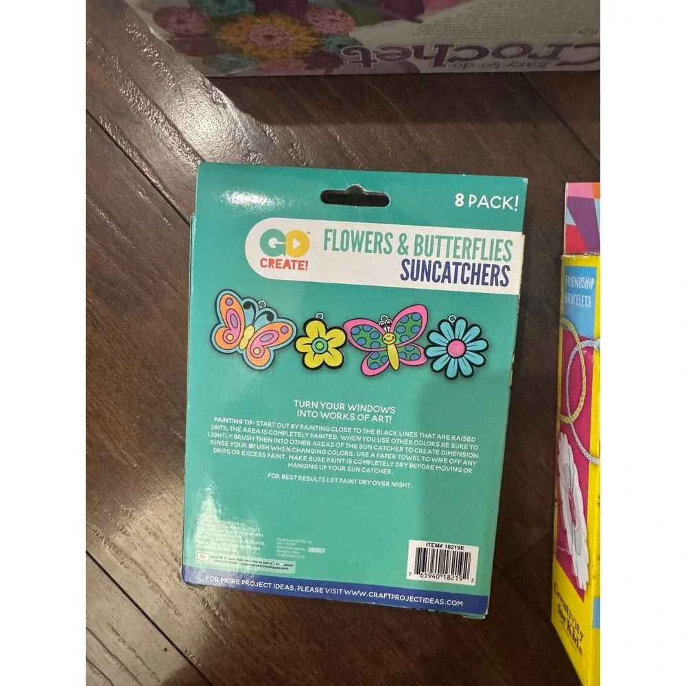 Kids/Teen Craft Set, Crochet,‎ Bracelet, Suncatchers, Embroidery & Scratch Art